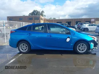 2020 Toyota Prius L Eco z VIN JTDKARFU1L3111938, wystawiony jako IAAI lot #41578853 z przebiegiem 117 641 mil mil oraz . Historia ofert i sprzedaży dostępna na DreamBid. Obrazek 14.