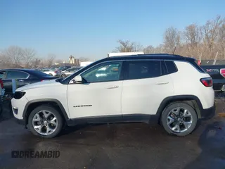 2020 Jeep Compass Limited with VIN 3C4NJCCB4LT102698, listed as a IAAI auction lot 41779546 with 115,007 mi miles. Bid and sale history available at carsss.com. Image 15.