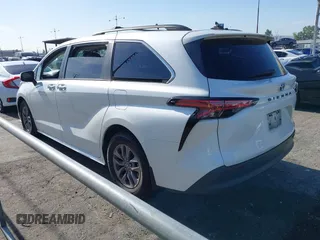 2021 Toyota Sienna XLE z VIN 5TDJRKEC7MS009306, wystawiony jako IAAI lot #42328482 z przebiegiem 169 443 mil mil oraz . Historia ofert i sprzedaży dostępna na DreamBid. Obrazek 3.