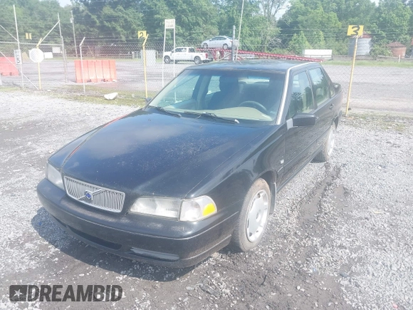 1999 Volvo S70 с VIN YV1LS55A8X2613644, выставлен на аукционе IAAI как лот 42435557 с пробегом 274 781 миль миль и . История ставок и продаж доступна на DreamBid. Изображение 2.