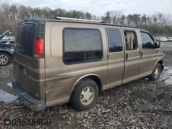 1996 Chevrolet Chevy Van z VIN 1GBFG15M1T1001653, wystawiony jako Copart lot #84589274 z przebiegiem Nie podano mil oraz Nie do naprawy • Non repairable. Historia ofert i sprzedaży dostępna na DreamBid. Obrazek 3.