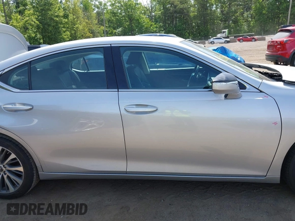2020 Lexus ES 350 with VIN 58ADZ1B11LU068649, listed as a IAAI auction lot 42289047 with 38,593 mi miles and . Bid and sale history available at DreamBid. Image 13.