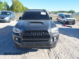 2017 Toyota Tacoma SR5 with VIN 5TFAZ5CNXHX050289, listed as a IAAI auction lot 41771576 with 68,735 mi miles and . Bid and sale history available at carsss.com. Image 13.