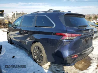 2024 Toyota Sienna XSE with VIN 5TDXRKEC2RS187433, listed as a Copart auction lot 41592575 with 10,283 mi miles and Salvage Title. Bid and sale history available at carsss.com. Image 2.