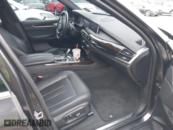 2017 BMW X5 xDrive35i with VIN 5UXKR0C37H0V83231, listed as a IAAI auction lot 41132304 with 1 mi miles. Bid and sale history available at carsss.com. Image 5.
