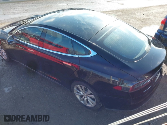 2016 Tesla Model S 70 with VIN 5YJSA1E11GF124965, listed as a IAAI auction lot 41458132 with Not provided miles and . Bid and sale history available at DreamBid. Image 3.