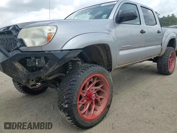 2015 Toyota Tacoma with VIN 5TFLU4EN5FX132006, listed as a Copart auction lot 59285655 with 205,932 mi miles and Salvage title. Bid and sale history available at DreamBid. Image 13.