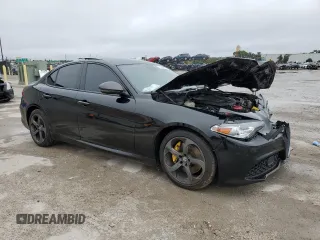 2017 Alfa Romeo Giulia with VIN ZARFAEBN2H7553710, listed as a Copart auction lot 72142482 with 69,562 mi miles. Bid and sale history available at carsss.com. Image 4.