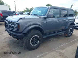 2024 Ford Bronco Outer Banks z VIN 1FMDE8BHXRLA40761, wystawiony jako IAAI lot #42704734 z przebiegiem 22 706 mil mil oraz . Historia ofert i sprzedaży dostępna na DreamBid. Obrazek 2.