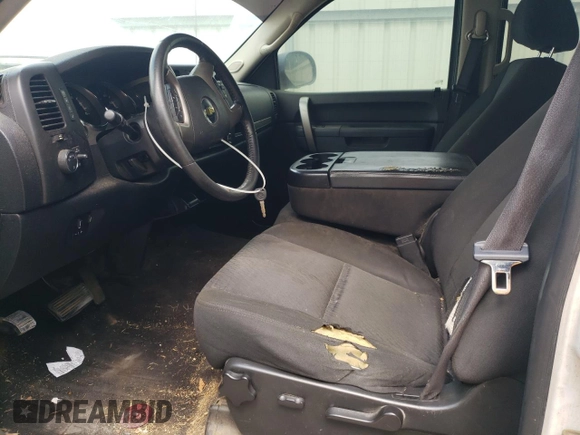 2011 Chevrolet Silverado 1500 LT with VIN 3GCPKSE35BG298230, listed as a Copart auction lot 53154235 with 371,347 mi miles and Salvage Title. Bid and sale history available at DreamBid. Image 7.