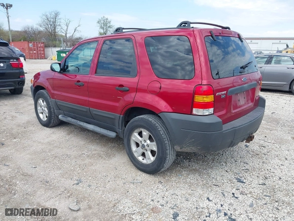 2006 Ford Escape XLT with VIN 1FMYU931X6KA24055, listed as a IAAI auction lot 42098827 with 175,261 mi miles. Bid and sale history available at carsss.com. Image 3.