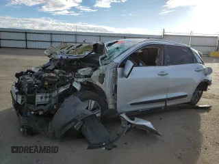 2020 Kia Niro LXS with VIN KNDCB3LC9L5421494, listed as a Copart auction lot 44013145 with 0 mi miles and Salvage Title. Bid and sale history available at carsss.com. Image 1.