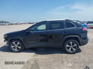 2019 Jeep Cherokee Limited z VIN 1C4PJLDB5KD469816, wystawiony jako IAAI lot #42245187 z przebiegiem 50 387 mil mil oraz . Historia ofert i sprzedaży dostępna na DreamBid. Obrazek 15.