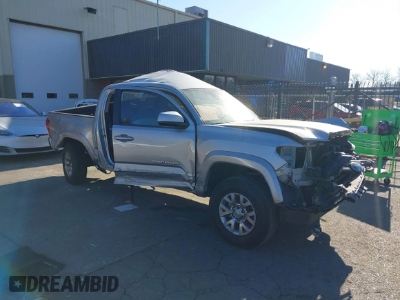 2018 Toyota Tacoma SR with VIN 3TMCZ5AN9JM127113, listed as a IAAI auction lot 41400379 with 12,660 mi miles. Bid and sale history available at carsss.com. Image 1.