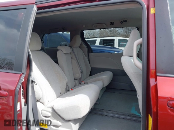 2011 Toyota Sienna LE AAS with VIN 5TDKK3DC7BS007097, listed as a IAAI auction lot 41802056 with 170,471 mi miles. Bid and sale history available at carsss.com. Image 8.