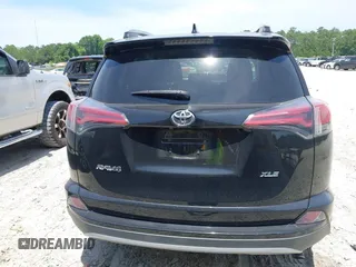 2018 Toyota RAV4 XLE z VIN 2T3WFREVXJW491725, wystawiony jako IAAI lot #42216365 z przebiegiem 76 365 mil mil oraz . Historia ofert i sprzedaży dostępna na DreamBid. Obrazek 16.