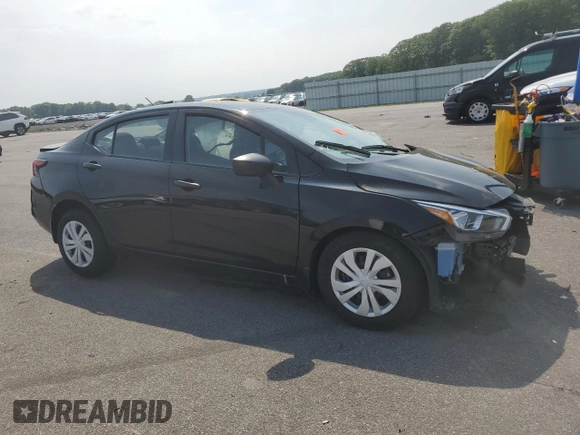2024 Nissan Versa S z VIN 3N1CN8DV8RL927835, wystawiony jako Copart lot #59790805 z przebiegiem 9 015 mil mil oraz Szkoda całkowita • Salvage title. Historia ofert i sprzedaży dostępna na DreamBid. Obrazek 4.