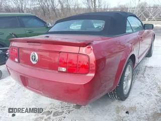 2008 Ford Mustang Deluxe with VIN 1ZVHT84NX85170490, listed as a IAAI auction lot 41608708 with 153,081 mi miles and . Bid and sale history available at carsss.com. Image 4.