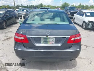2013 Mercedes-Benz E 350 Luxury z VIN WDDHF5KB5DA704651, wystawiony jako IAAI lot #42257818 z przebiegiem 86 860 mil mil oraz . Historia ofert i sprzedaży dostępna na DreamBid. Obrazek 16.