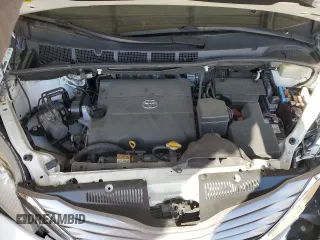 2015 Toyota Sienna XLE with VIN 5TDYK3DC4FS667923, listed as a Copart auction lot 86730854 with 62,486 mi miles and Salvage Title. Bid and sale history available at DreamBid. Image 12.