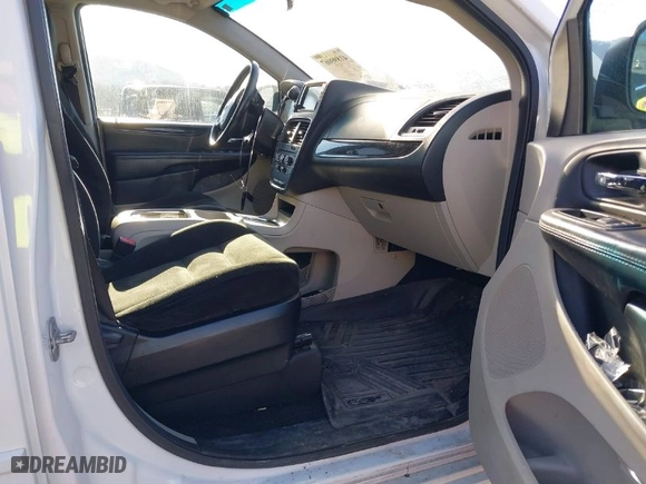 2015 Dodge Grand Caravan SXT Plus with VIN 2C4RDGCG4FR718498, listed as a IAAI auction lot 41899067 with 149,545 mi miles. Bid and sale history available at carsss.com. Image 5.