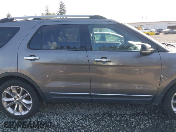 2011 Ford Explorer XLT z VIN 1FMHK8D82BGA26505, wystawiony jako IAAI lot #42138430 z przebiegiem 171 380 mil mil oraz . Historia ofert i sprzedaży dostępna na DreamBid. Obrazek 13.