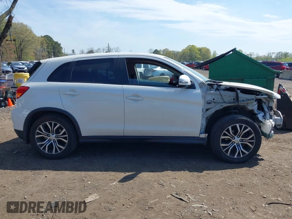 2018 Mitsubishi Outlander SE z VIN JA4AP3AW3JU011695, wystawiony jako IAAI lot #42144112 z przebiegiem 69 228 mil mil oraz . Historia ofert i sprzedaży dostępna na DreamBid. Obrazek 14.