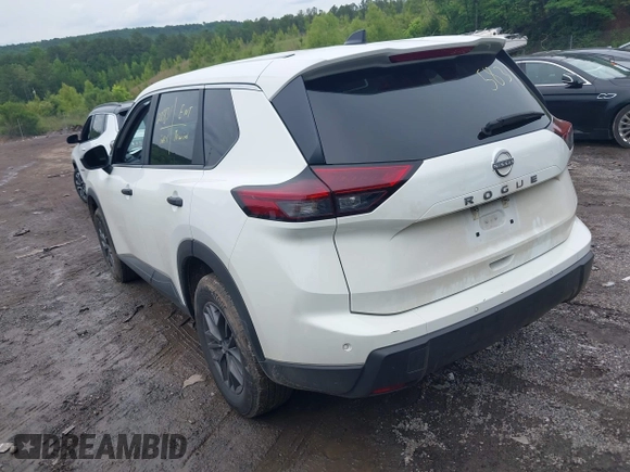 2024 Nissan Rogue S z VIN 5N1BT3AA4RC681960, wystawiony jako IAAI lot #42216264 z przebiegiem 37 882 mil mil oraz . Historia ofert i sprzedaży dostępna na DreamBid. Obrazek 3.