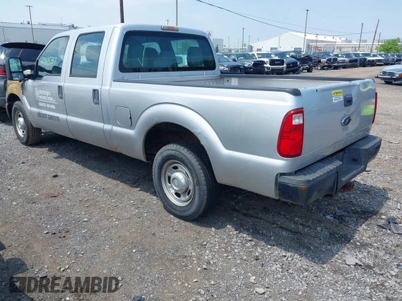 2011 Ford F-250 XL z VIN 1FT7W2A6XBEA63592, wystawiony jako IAAI lot #42475317 z przebiegiem 68 000 mil mil oraz . Historia ofert i sprzedaży dostępna na DreamBid. Obrazek 3.