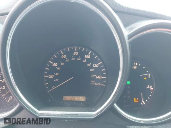 2004 Lexus RX 330 z VIN JTJGA31U740015533, wystawiony jako IAAI lot #41960739 z przebiegiem 231 039 mil mil oraz . Historia ofert i sprzedaży dostępna na DreamBid. Obrazek 7.