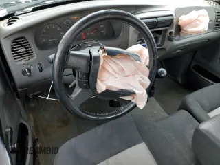 2006 Ford Ranger XL z VIN 1FTYR10D96PA86345, wystawiony jako Copart lot #44369105 z przebiegiem 179 273 mil mil oraz Nie do naprawy. Historia ofert i sprzedaży dostępna na DreamBid. Obrazek 8.