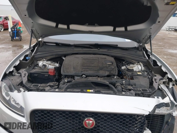 2020 Jaguar F-Pace 25t Premium z VIN SADCJ2FX2LA620720, wystawiony jako IAAI lot #41704850 z przebiegiem 57 113 mil mil oraz . Historia ofert i sprzedaży dostępna na DreamBid. Obrazek 10.