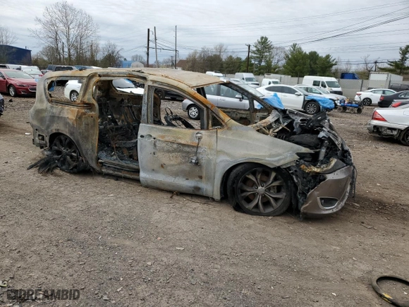 2017 Chrysler Pacifica Limited with VIN 2C4RC1GG7HR655975, listed as a Copart auction lot 51571545 with 0 mi miles and Salvage Title. Bid and sale history available at carsss.com. Image 4.