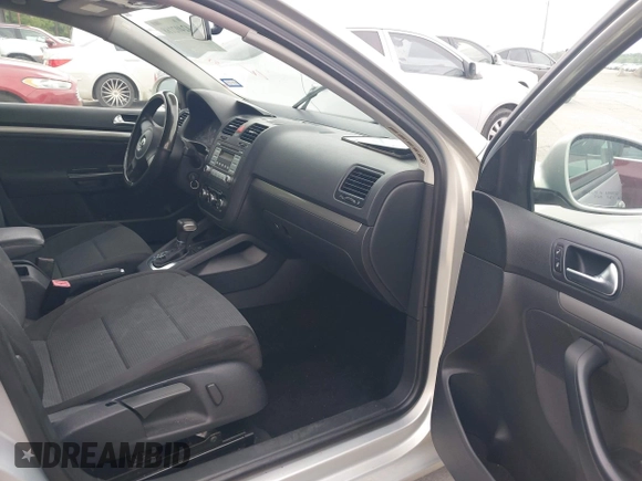 2010 Volkswagen Jetta S с VIN 3VWJZ7AJ8AM026075, выставлен на аукционе IAAI как лот 42402168 с пробегом 172 971 миль миль и . История ставок и продаж доступна на DreamBid. Изображение 5.