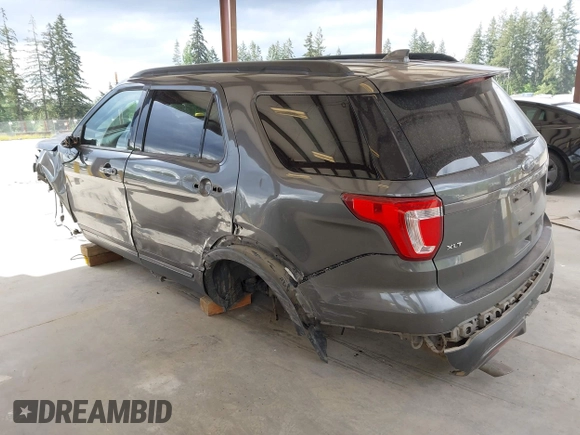 2017 Ford Explorer XLT с VIN 1FM5K8D87HGC06235, выставлен на аукционе IAAI как лот 42218384 с пробегом 191 635 миль миль и . История ставок и продаж доступна на DreamBid. Изображение 3.