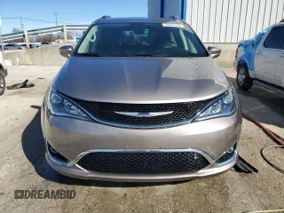 2018 Chrysler Pacifica Touring L Plus z VIN 2C4RC1EG7JR261627, wystawiony jako Copart lot #46944335 z przebiegiem 97 491 mil mil oraz Szkody całkowita. Historia ofert i sprzedaży dostępna na DreamBid. Obrazek 5.