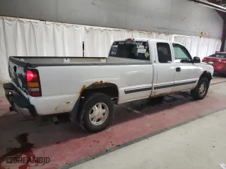 2002 Chevrolet Silverado 1500 LS with VIN 1GCEK19T62E209512, listed as a Copart auction lot 49700255 with 204,230 mi miles and Salvage Title. Bid and sale history available at carsss.com. Image 3.