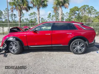 2024 Cadillac LYRIQ Luxury z VIN 1GYKPRRKXRZ137625, wystawiony jako IAAI lot #41570493 z przebiegiem 3 859 mil mil oraz . Historia ofert i sprzedaży dostępna na DreamBid. Obrazek 14.