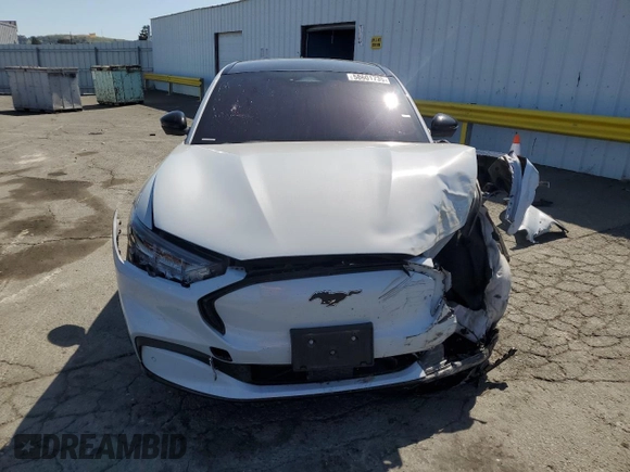 2022 Ford Mustang Mach-E Premium с VIN 3FMTK3R76NMA30130, выставлен на аукционе Copart как лот 58601735 с пробегом 76 466 миль миль и Списание • Salvage title. История ставок и продаж доступна на DreamBid. Изображение 5.