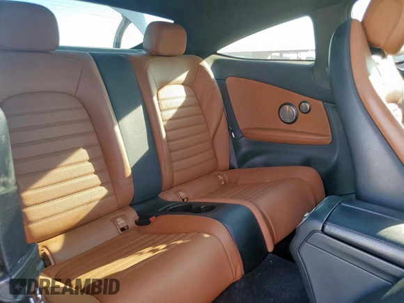2018 Mercedes-Benz C 300 z VIN WDDWJ4JB6JF658506, wystawiony jako Copart lot #59221685 z przebiegiem 108 012 mil mil oraz Szkoda całkowita • Salvage title. Historia ofert i sprzedaży dostępna na DreamBid. Obrazek 10.