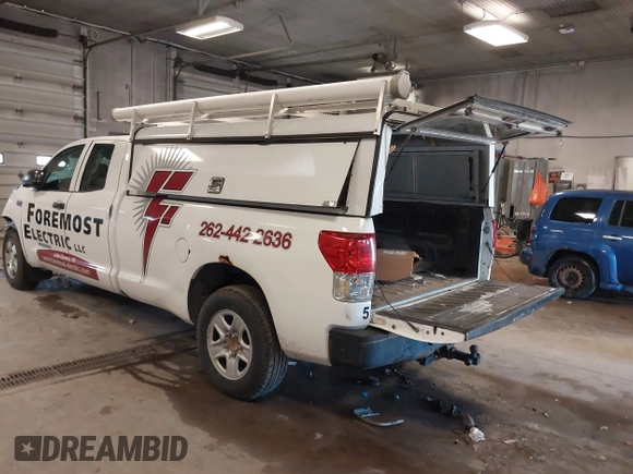 2013 Toyota Tundra 4WD Truck SR with VIN 5TFCW5F11DX014429, listed as a IAAI auction lot 41918570 with 1 mi miles. Bid and sale history available at carsss.com. Image 3.