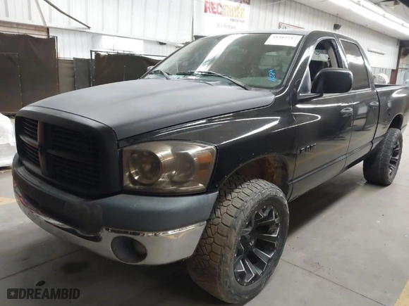 2008 Dodge Ram 1500 ST with VIN 1D7HU18NX8S635309, listed as a IAAI auction lot 41415217 with 238,254 mi miles. Bid and sale history available at carsss.com. Image 2.
