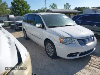 2015 Chrysler Town & Country Touring-L with VIN 2C4RC1CG5FR741501, listed as a IAAI auction lot 42030167 with 189,278 mi miles. Bid and sale history available at carsss.com. Image 1.