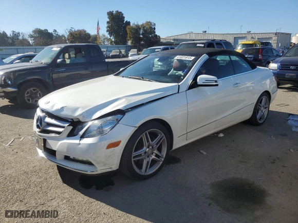 2013 Mercedes-Benz E-Class E 350 with VIN WDDKK5KF4DF211017, listed as a Copart auction lot 41831915 with 76,450 mi miles and Salvage Title. Bid and sale history available at carsss.com. Image 1.