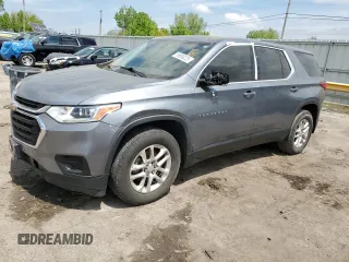 2018 Chevrolet Traverse LS z VIN 1GNERFKW1JJ169107, wystawiony jako Copart lot #56889225 z przebiegiem 157 214 mil mil oraz Czysty tytuł • Clean title. Historia ofert i sprzedaży dostępna na DreamBid. Obrazek 1.