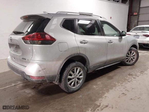 2019 Nissan Rogue SV with VIN 5N1AT2MV1KC798213, listed as a IAAI auction lot 41617636 with 60,305 mi miles. Bid and sale history available at carsss.com. Image 4.
