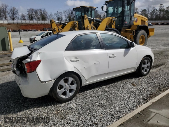 2010 Kia Forte EX z VIN KNAFU4A2XA5106480, wystawiony jako Copart lot #46790845 z przebiegiem 169 815 mil mil oraz Szkody całkowita. Historia ofert i sprzedaży dostępna na DreamBid. Obrazek 3.