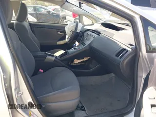 2013 Toyota Prius with VIN JTDKN3DPXD3032705, listed as a IAAI auction lot 42014728 with 133,389 mi miles and . Bid and sale history available at DreamBid. Image 5.