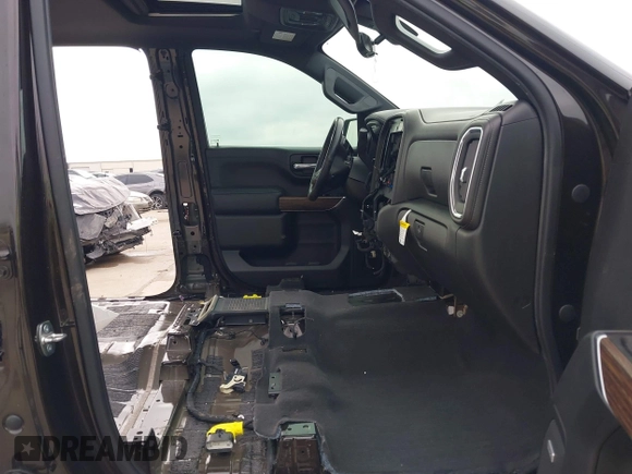 2019 Chevrolet Silverado 1500 High Country with VIN 1GCUYHEL7KZ375930, listed as a IAAI auction lot 41431934 with 1 mi miles. Bid and sale history available at carsss.com. Image 5.