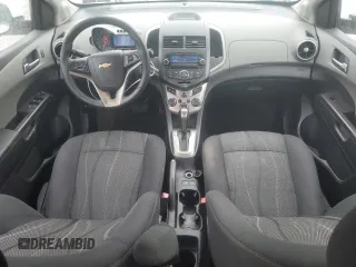 2014 Chevrolet Sonic LT z VIN 1G1JC5SH7E4160011, wystawiony jako Copart lot #57532945 z przebiegiem 136 185 mil mil oraz Szkoda całkowita • Salvage title. Historia ofert i sprzedaży dostępna na DreamBid. Obrazek 8.